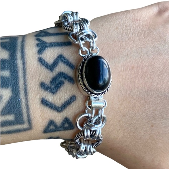 Maille onyx bracelet . Handmade maille chain & genuine onyx gemstone clasp - Picture 2 of 15